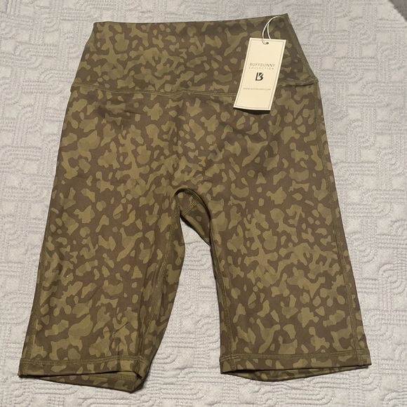 BuffBunny Harley Biker Short - Picture 2 of 5